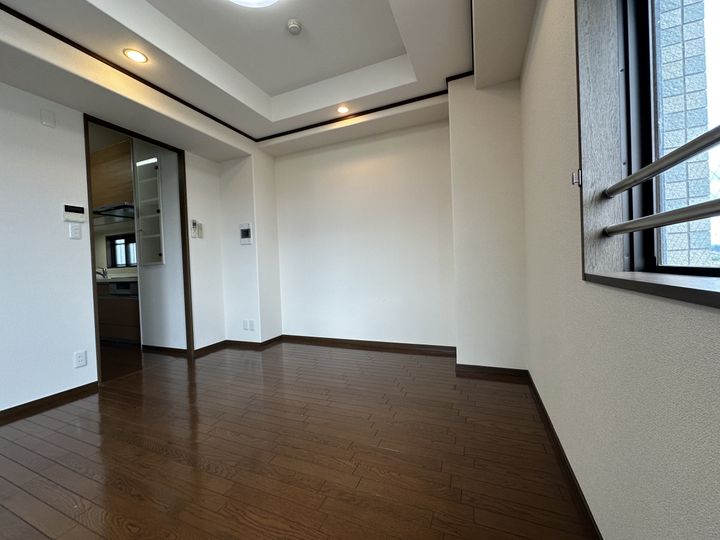 エンブレイス姫路下寺町の居間