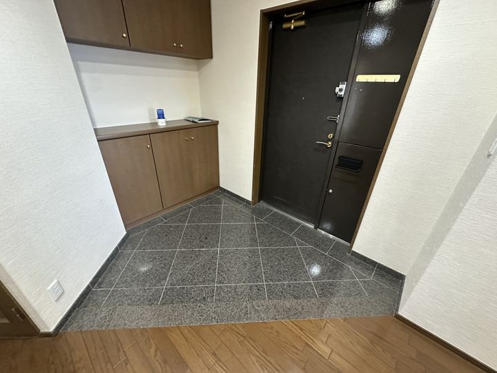 エンブレイス姫路下寺町の玄関