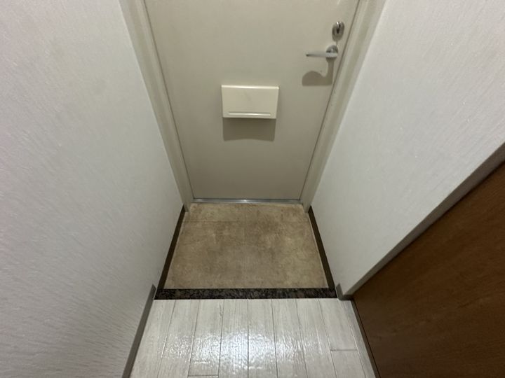 スタシオン702の玄関
