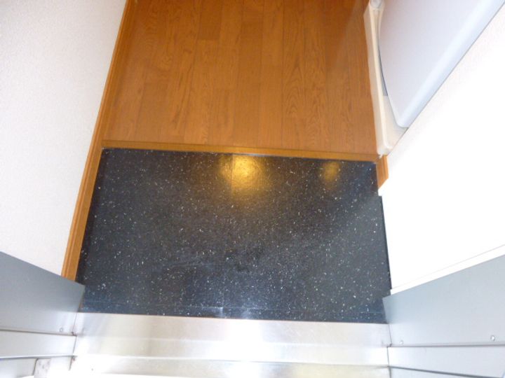 レオパレス上滝野レジェンド102の玄関