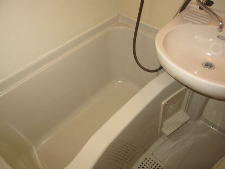 レオパレスIWASA102の風呂