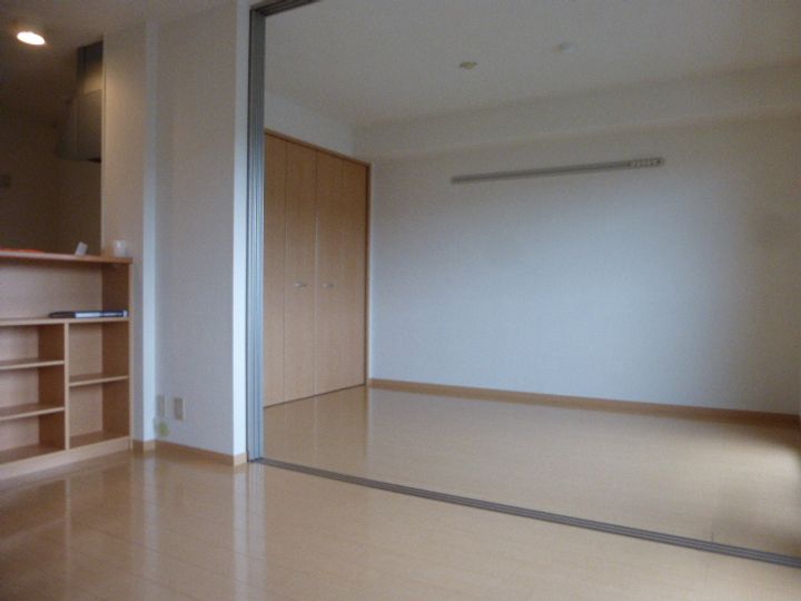 パークハイム参番館B207の居間