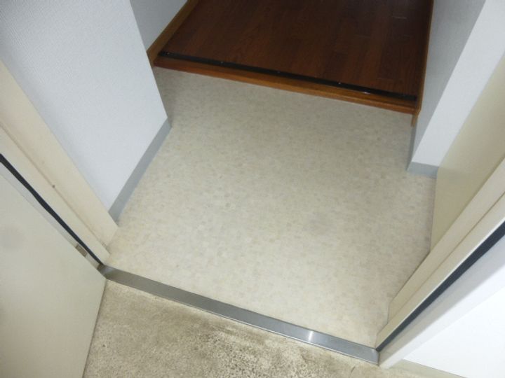 ルークレジデンス加東の玄関