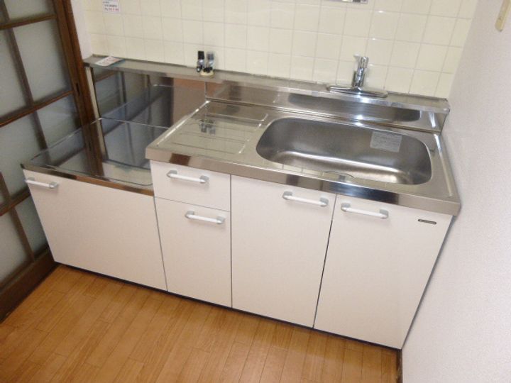 MISTRAL岡田102のキッチン