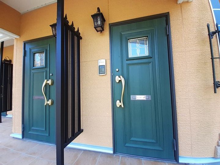 クール・ヴィヴァーチェC103の玄関