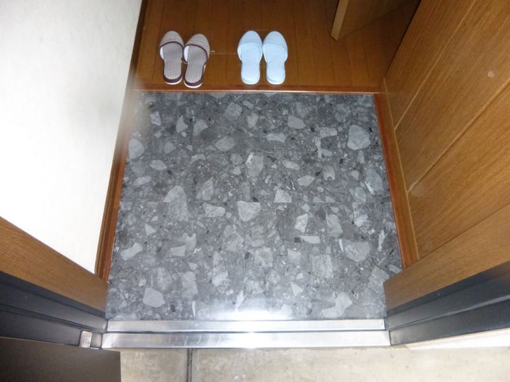 ミューズ大幸203の玄関