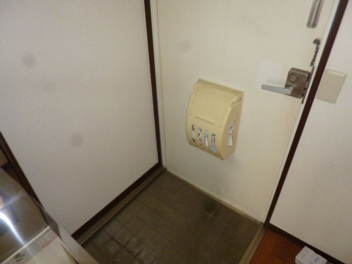 サンライズクイーン102の玄関