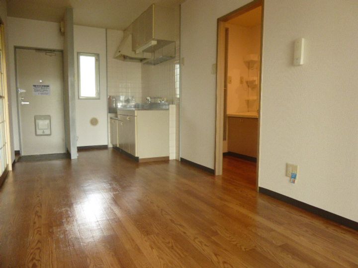 サンクス202の居間