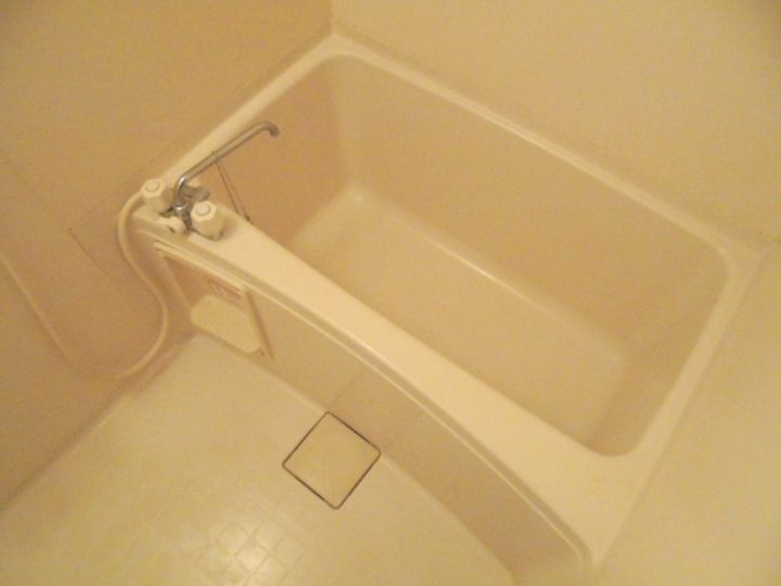 ベルフラワー岡町301の風呂