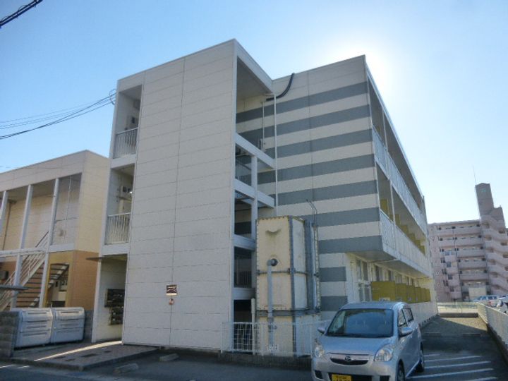 レオパレス華 Ⅱ302の外観