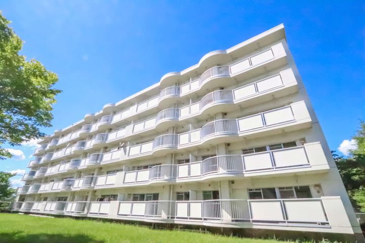 ビレッジハウス三草2号棟の外観