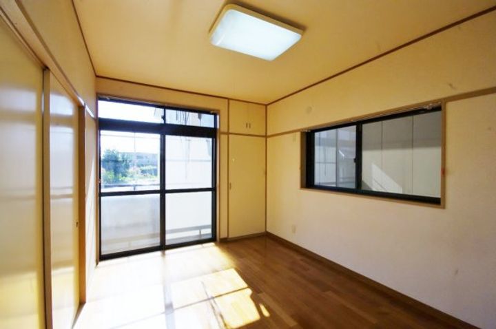 ハイツフォーリストC棟の居間