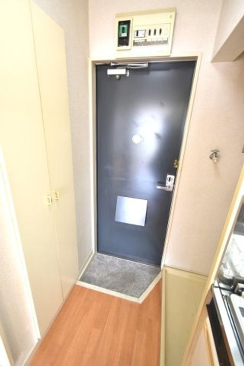 ラセット201の玄関