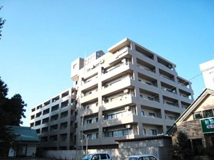 紫塚メゾンの外観