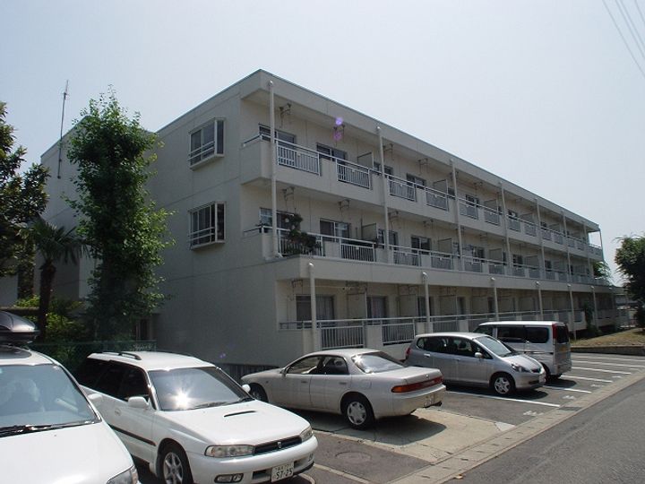 光ハイツの外観