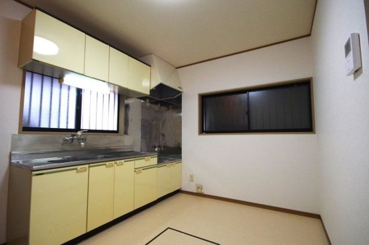 ハイツフォーリストC棟のキッチン