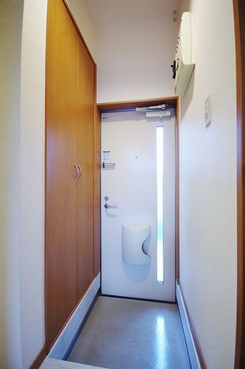 DIキャルティエ・ラタンB棟の玄関