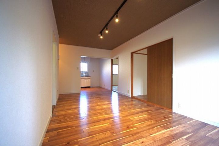 TERAS ASAKAの居間