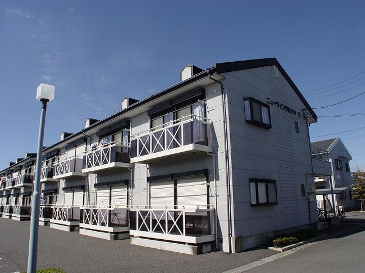 ニューウィングミハラD棟の外観