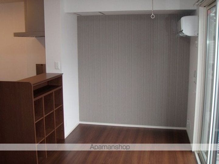 チャス レジデンス Iの居間