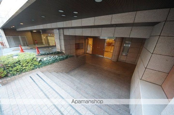 パークアクシス四谷ステージの外観