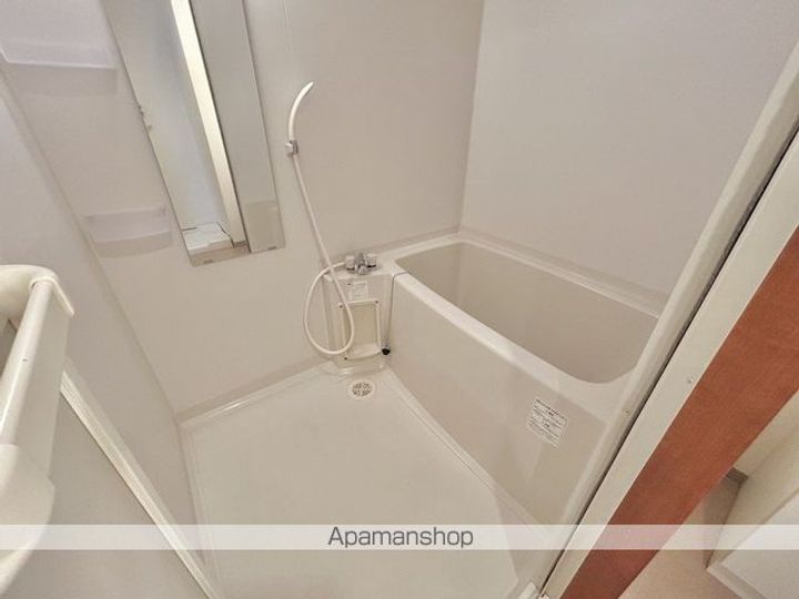 滋賀県蒲生郡日野町大字内池の賃貸マンションの風呂