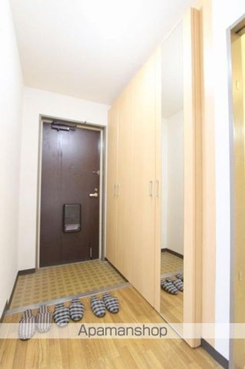 第三グリーンハイツ松縄の玄関