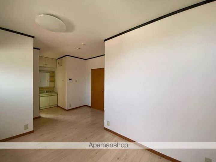 香川県さぬき市志度の賃貸アパートの居間