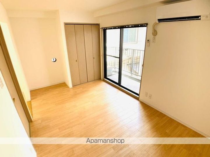 メゾン・ド・シュクレ201の居間