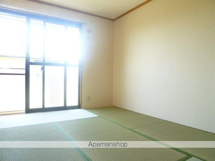 ロイヤルガーデン壱−七番館の内装