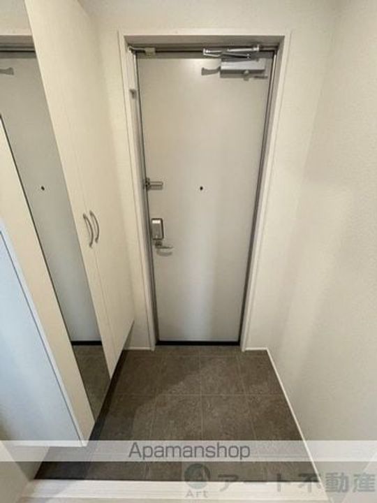 プレジデント持田 B棟の玄関