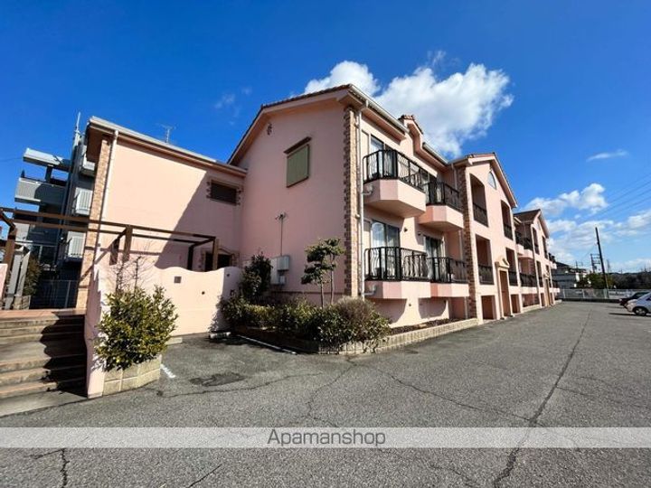 大阪府和泉市池田下町の賃貸アパート110の外観