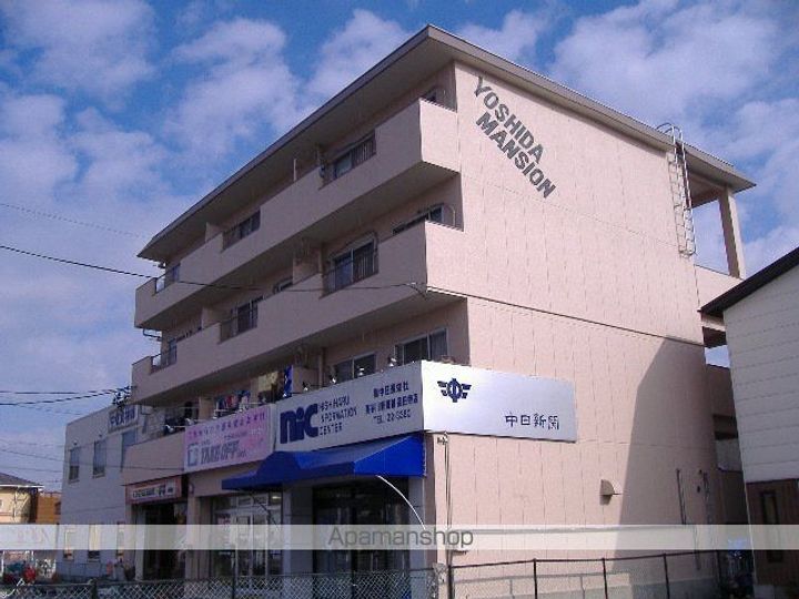 吉田マンション4Bの外観
