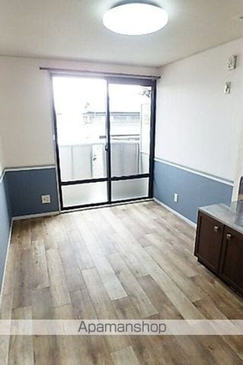セジュール住吉 A棟の居間