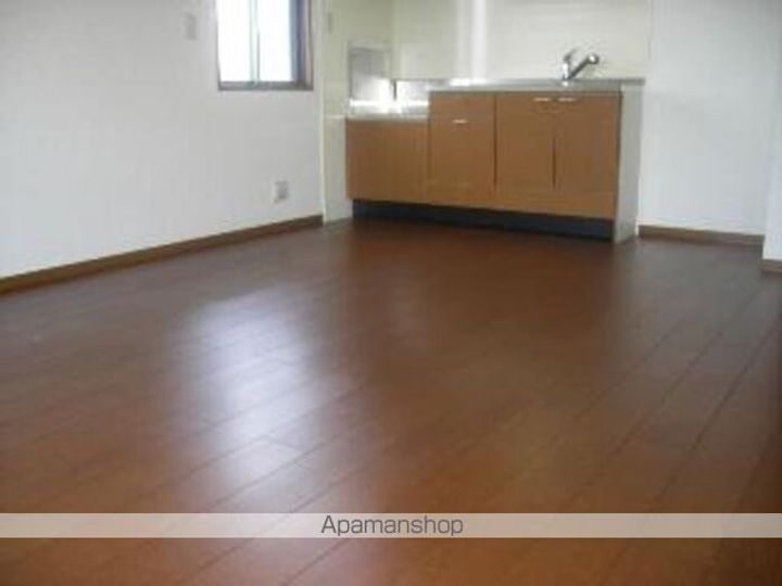 パークハイム皿山 A棟の居間