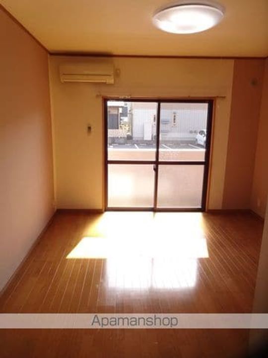 ZIPANGU参番館301の居間