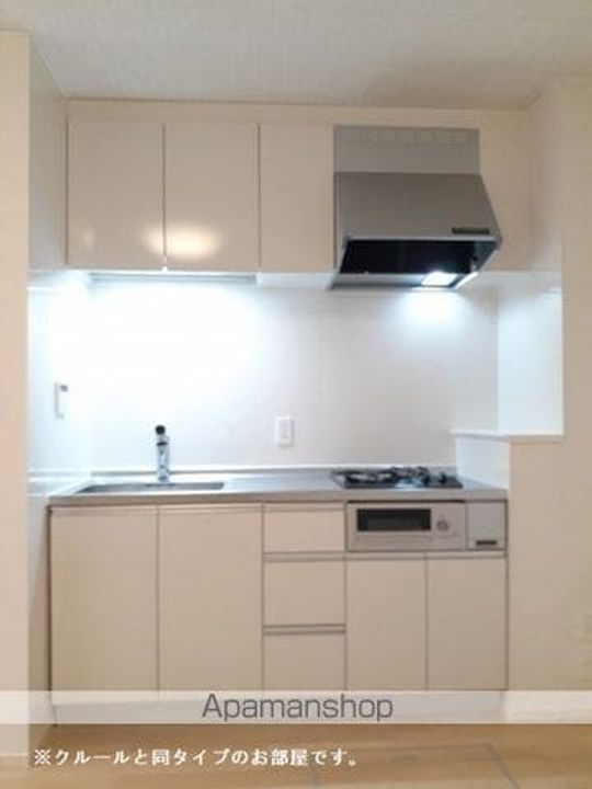 福島県福島市岡部字大下の賃貸アパートのキッチン