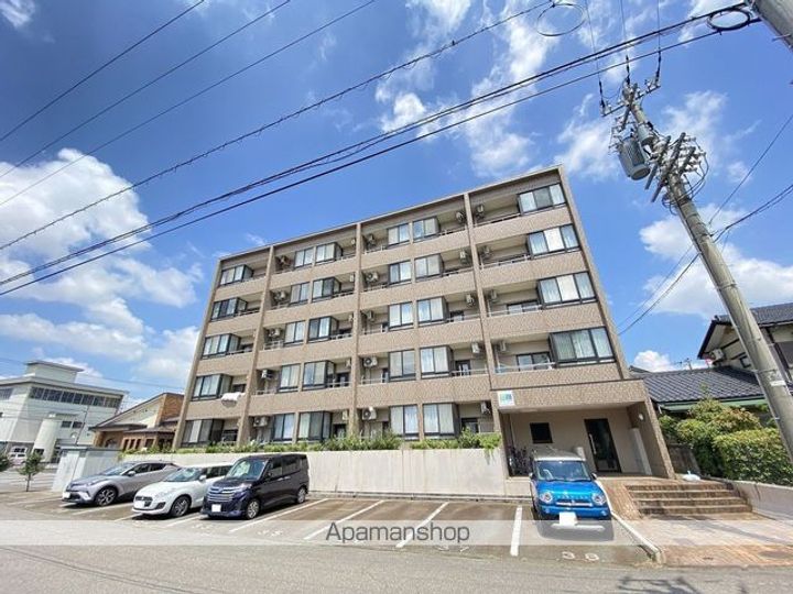 アシャール302の外観