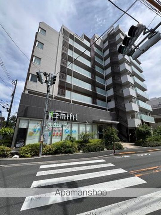 東京都中野区白鷺1丁目の賃貸マンションの外観