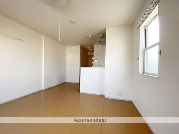 ベル フローラAの居間