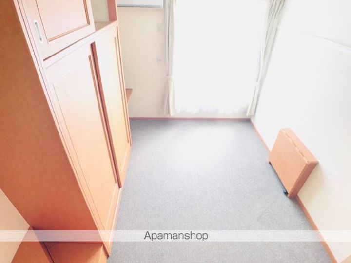 レオパレス山久の居間