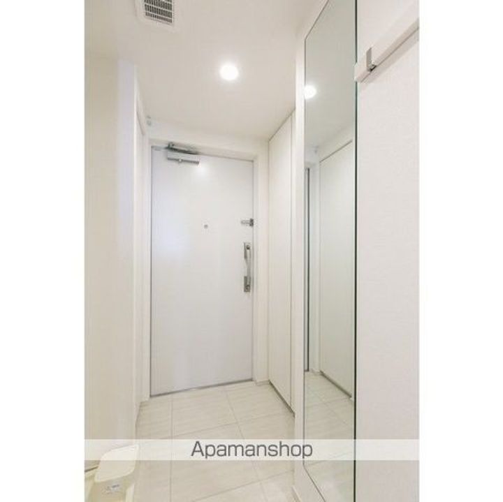 コンフォリア西荻窪の玄関