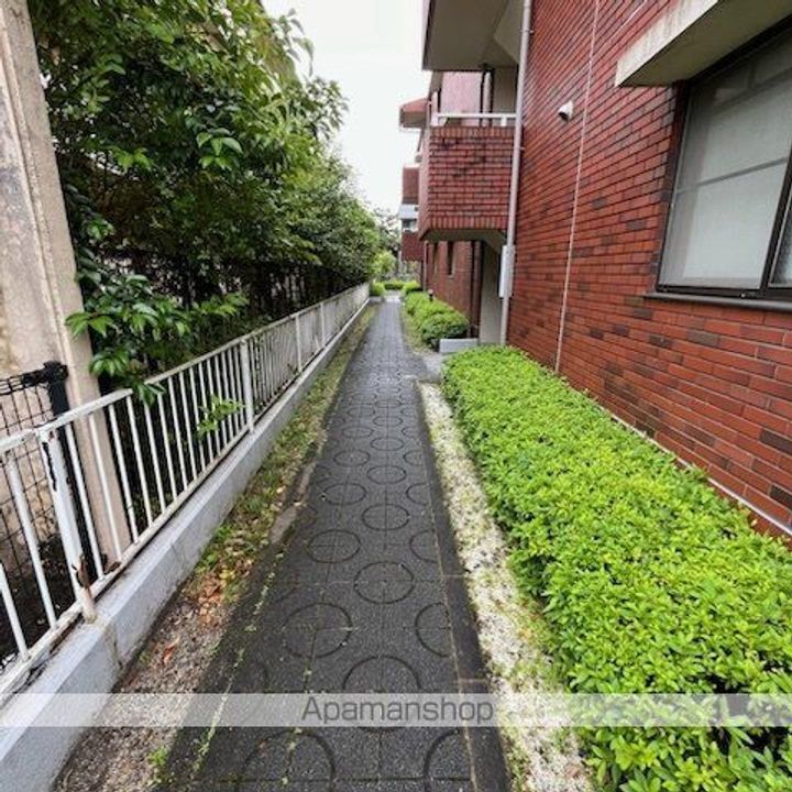 滋賀県大津市尾花川の賃貸マンションの外観