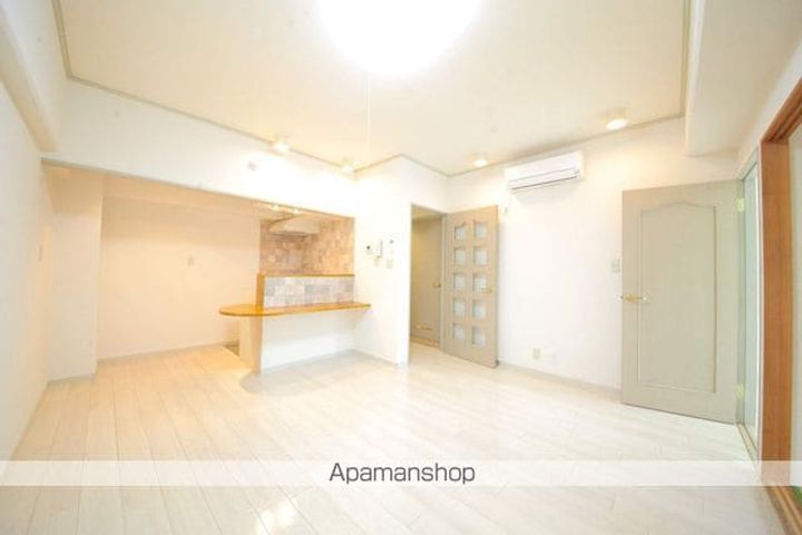 フラワーマンションコヤタⅡの居間