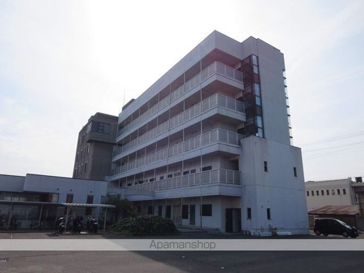 網の浦ハイツの外観