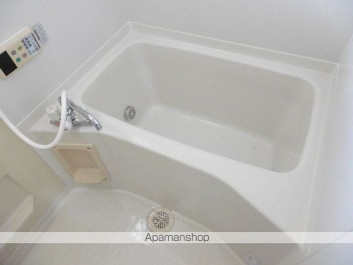 ロイヤルシャトー今泉Bの風呂