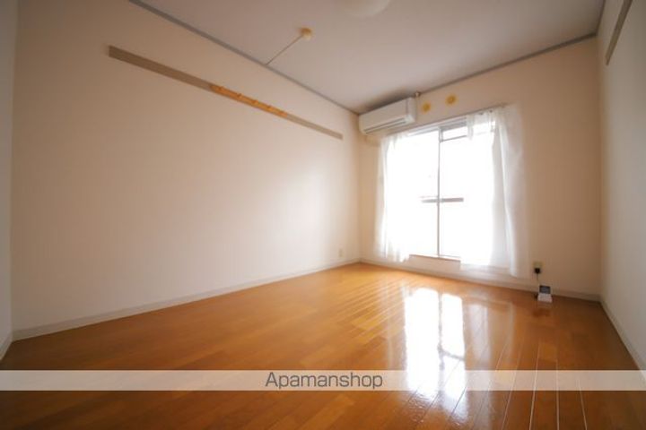 ハイツアベニュー305の居間