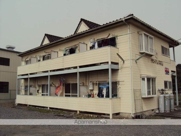 サンパレス只上の外観