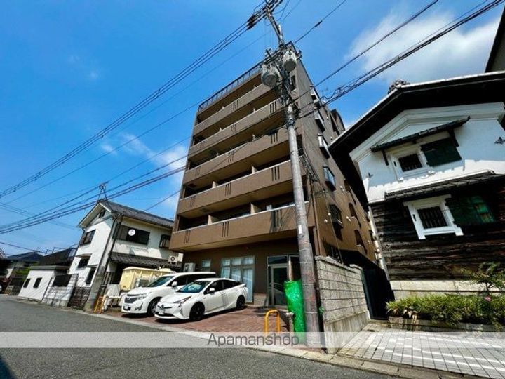 滋賀県東近江市八日市浜野町の賃貸マンションの外観