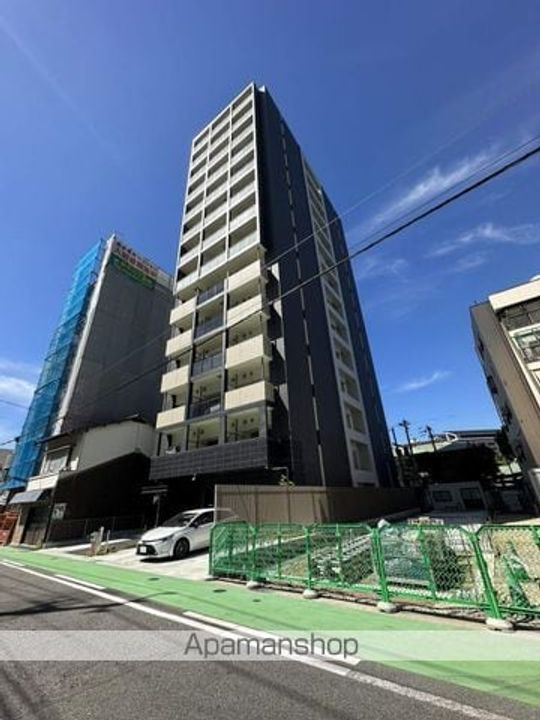 LIVE CASA県庁前の外観